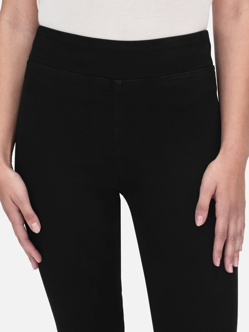The Jetset Skinny Crop -- Sheen Noir 5 The Jetset Skinny Crop -- Sheen Noir - Image 5