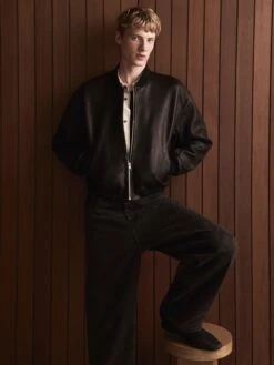 Leather Bomber -- Black -Frame Sale Store SHOT 08 0194 01 RGB 72 2000X2666 9ec4a02e db7f 47f7 ad32 359f8232b9b4