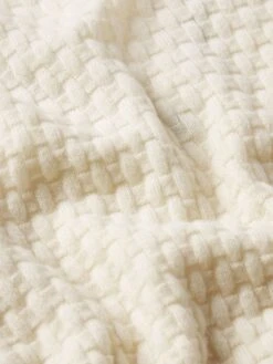 Sotheby’s Women's V-Neck Sweater -- Cream -Frame Sale Store WE25KSW046 CREA FABRICDETAIL