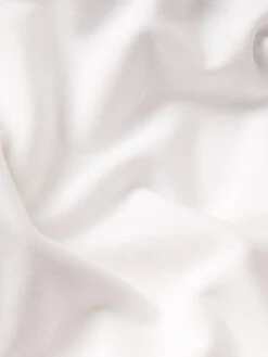 The Tennis Sweatshirt -- White -Frame Sale Store WF25JSS004 WHT FABRICDETAIL d7572aa6 fcce 473c a174 879cb5a23cea