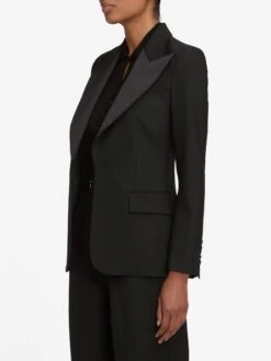 The Peak Lapel Blazer -- Black 11 The Peak Lapel Blazer -- Black -Frame Sale Store WF25WBZ001 BLK WF25KSW030 BLK WF25WPA001 BLK 12554